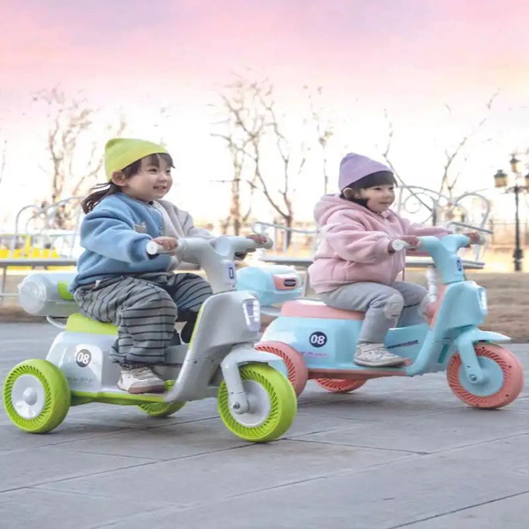 موتورشارژی طرح وسپا دو موتوره سه چرخ ریموت کنترل دار